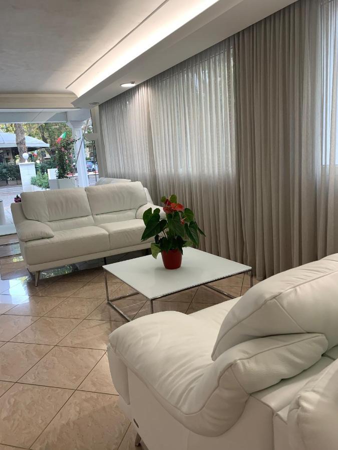 Hotel Royal Plaza Rimini Kültér fotó