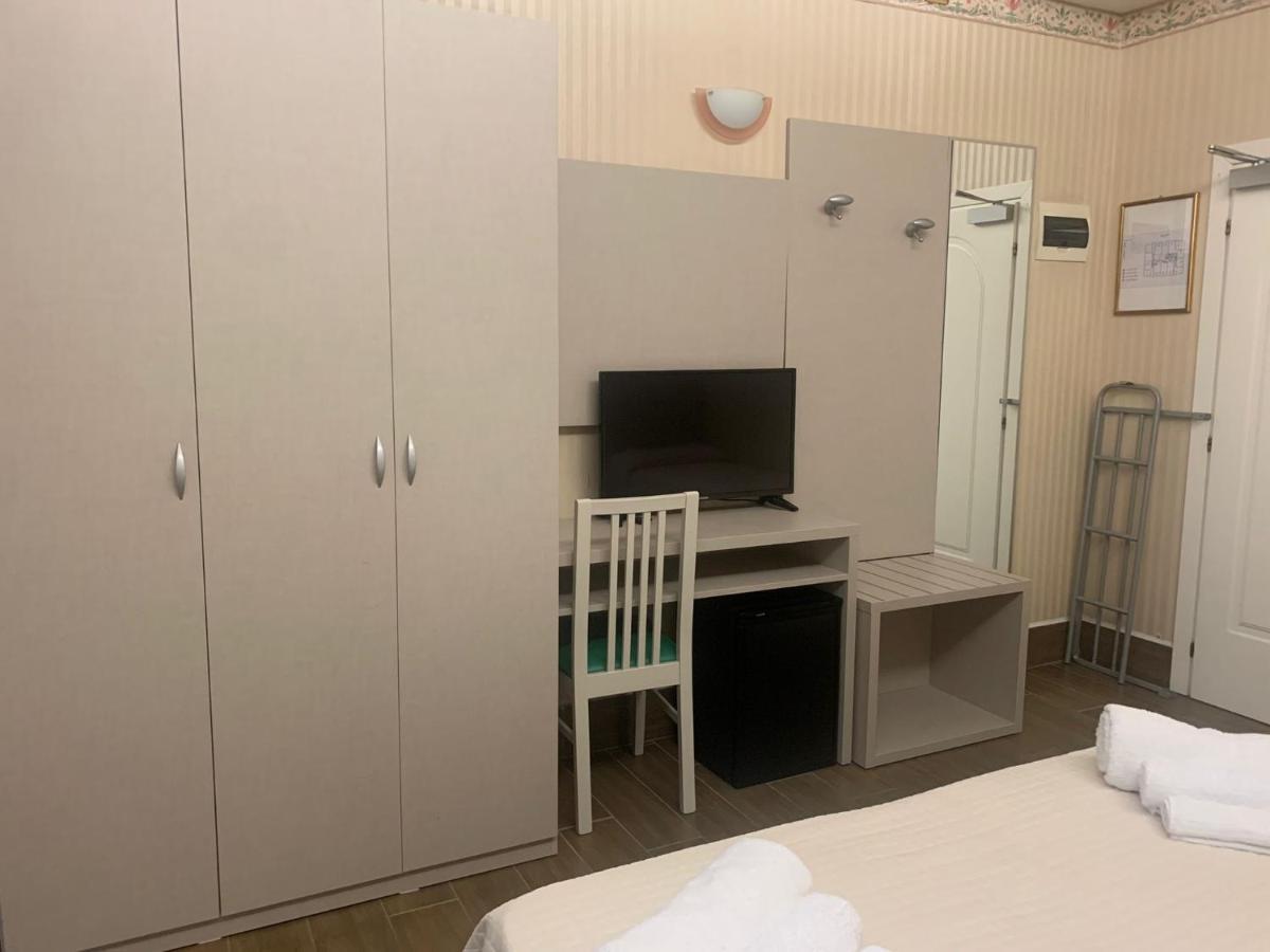 Hotel Royal Plaza Rimini Kültér fotó