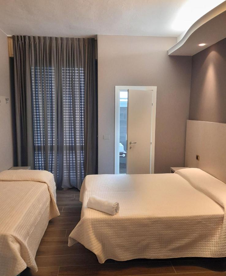 Hotel Royal Plaza Rimini Kültér fotó