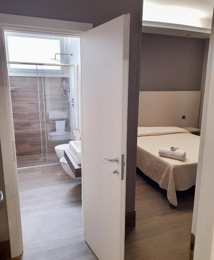 Hotel Royal Plaza Rimini Kültér fotó
