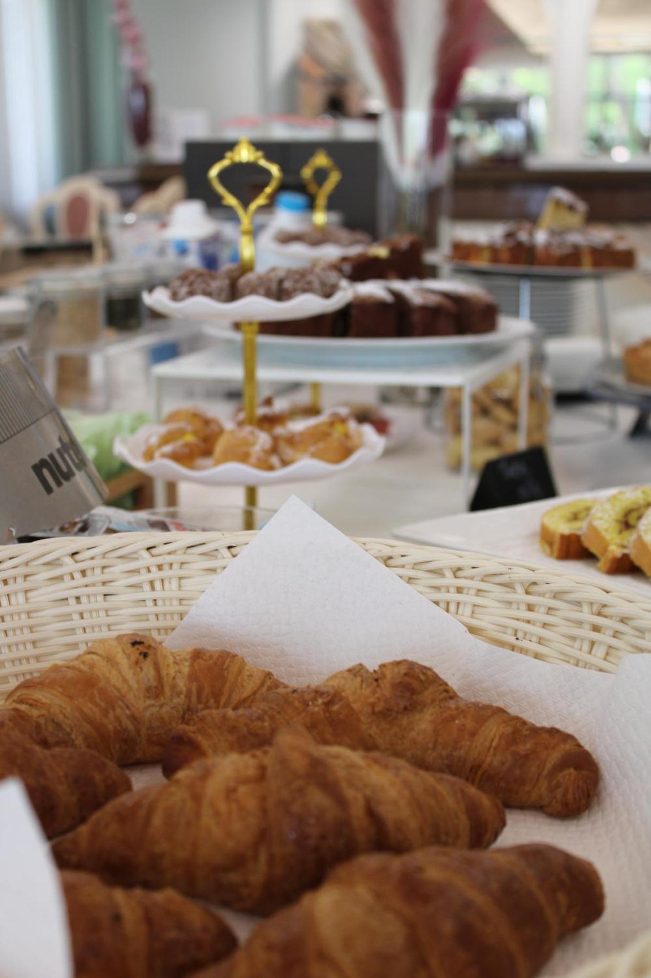 Hotel Royal Plaza Rimini Kültér fotó