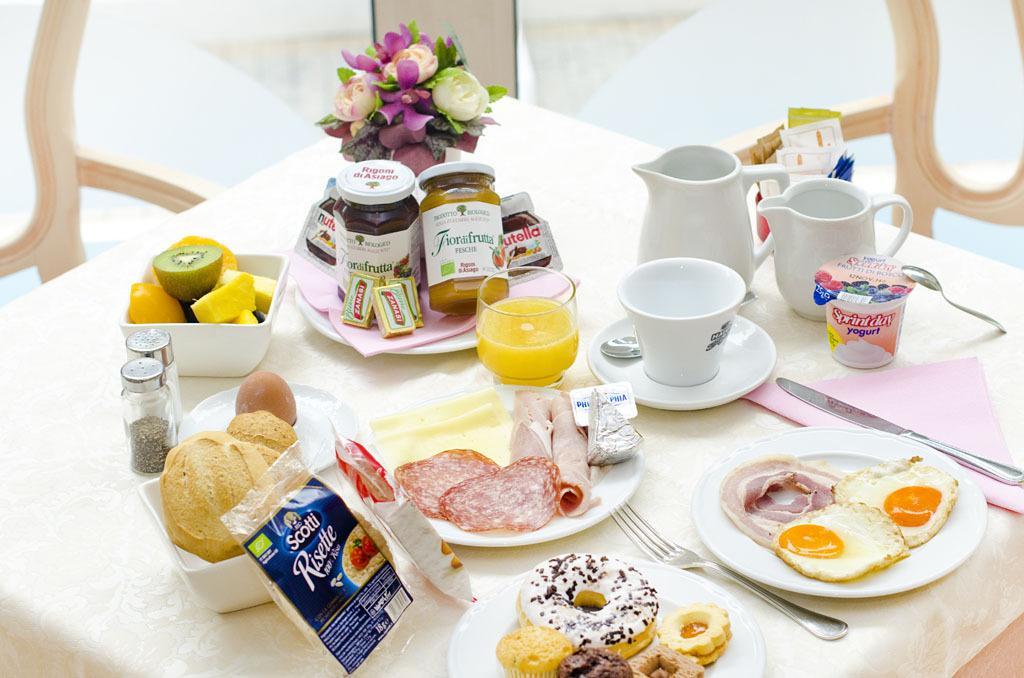Hotel Royal Plaza Rimini Kültér fotó